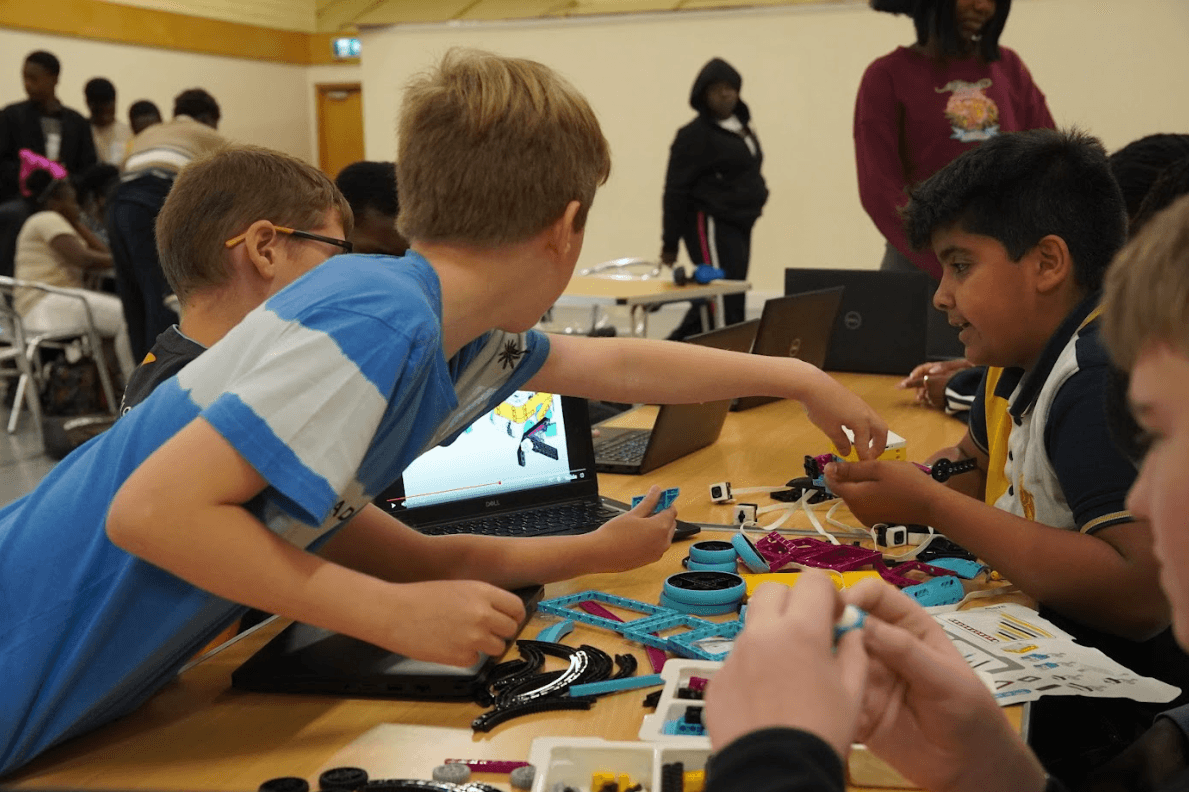 DataKirk’s Summer STEM Tour 2025: A Journey Across 7 Cities, 100+ Young Innovators, and Limitless Possibility